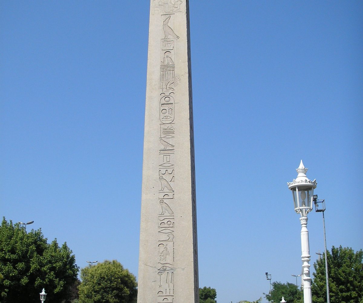 Turkey-Tours-Hippodrome-Obelisk-istanbul